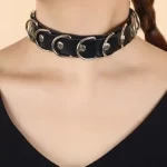 Neckband with buckle for women